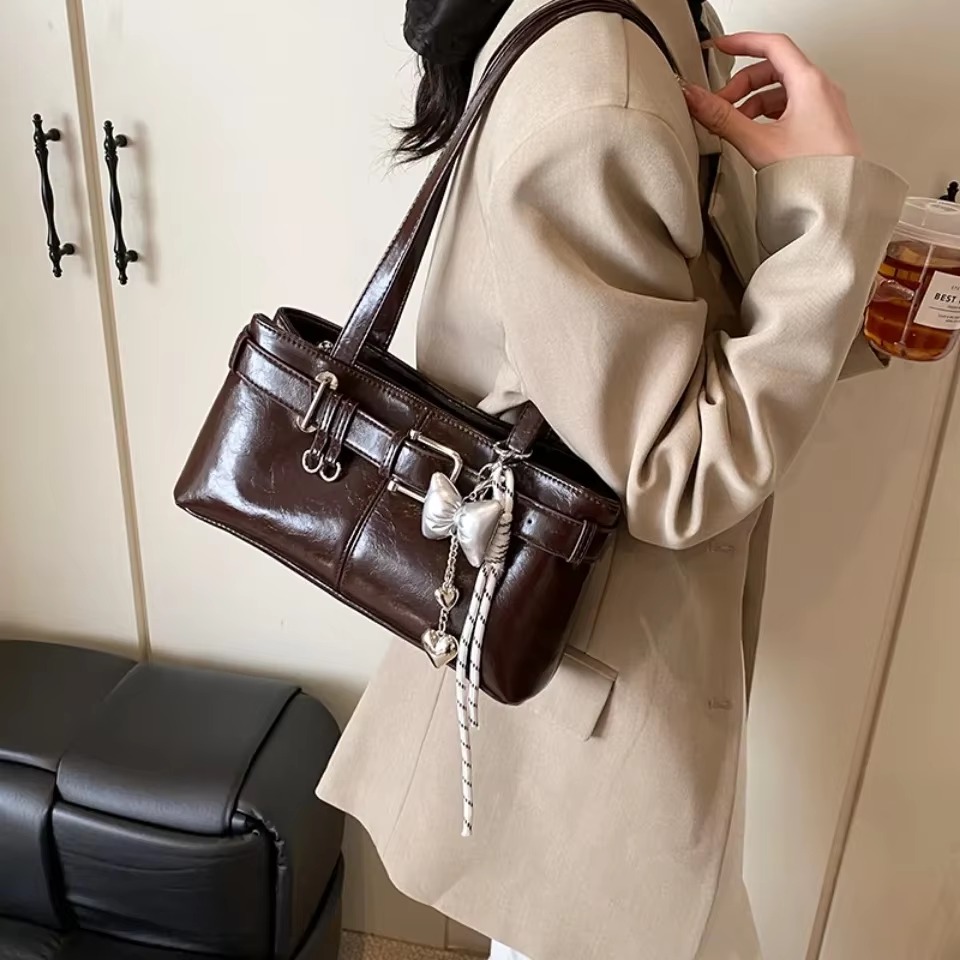 Belt Buckle Design Shoulder Satchels Bag For Women New Luxury Designer Handbags Branded Fashion Casual Totes With Pendant Sac