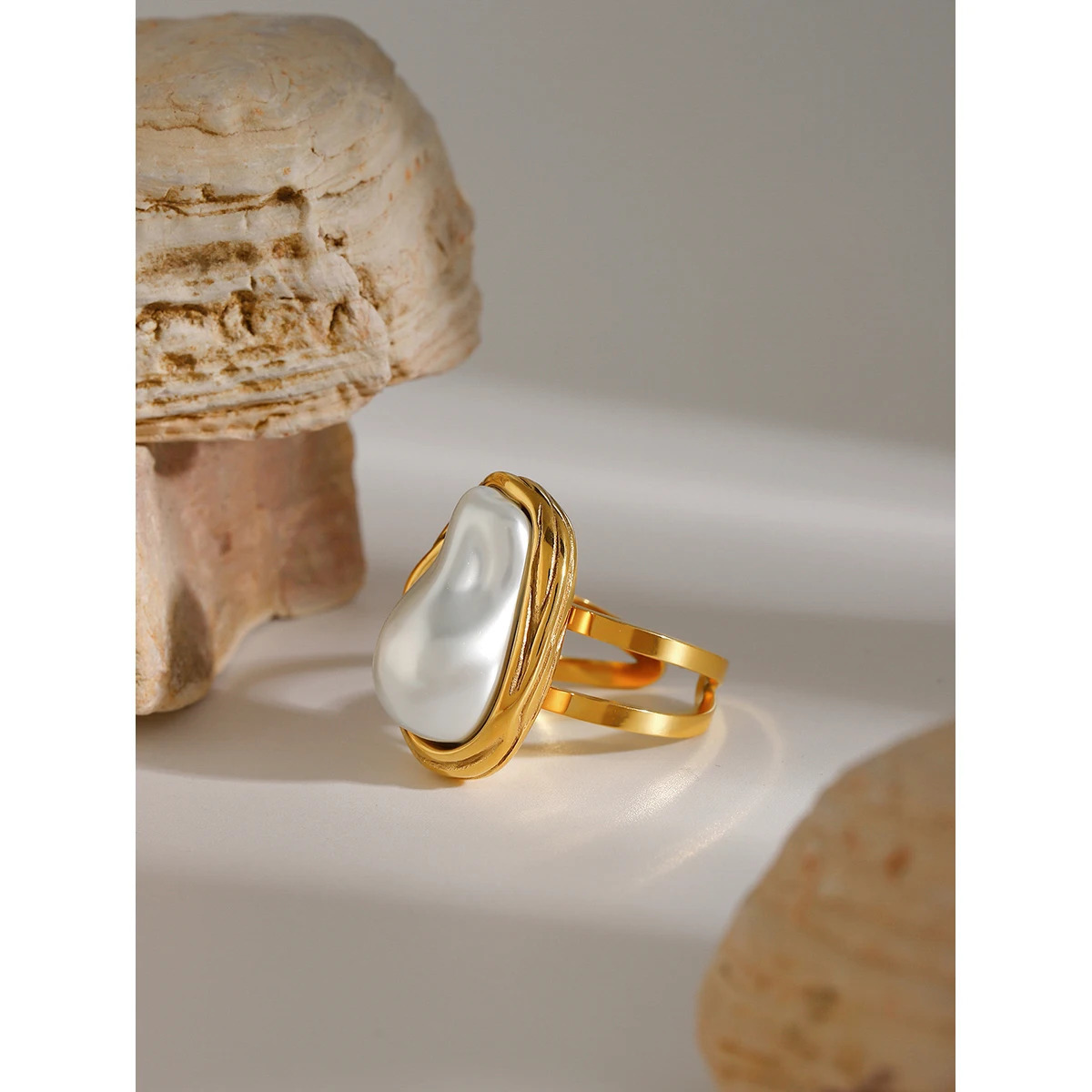 Uworld Fashion Pearl Stainless Steel Gold Color Ring for Women Engagement Party Gift Temperament Jewelry 250708