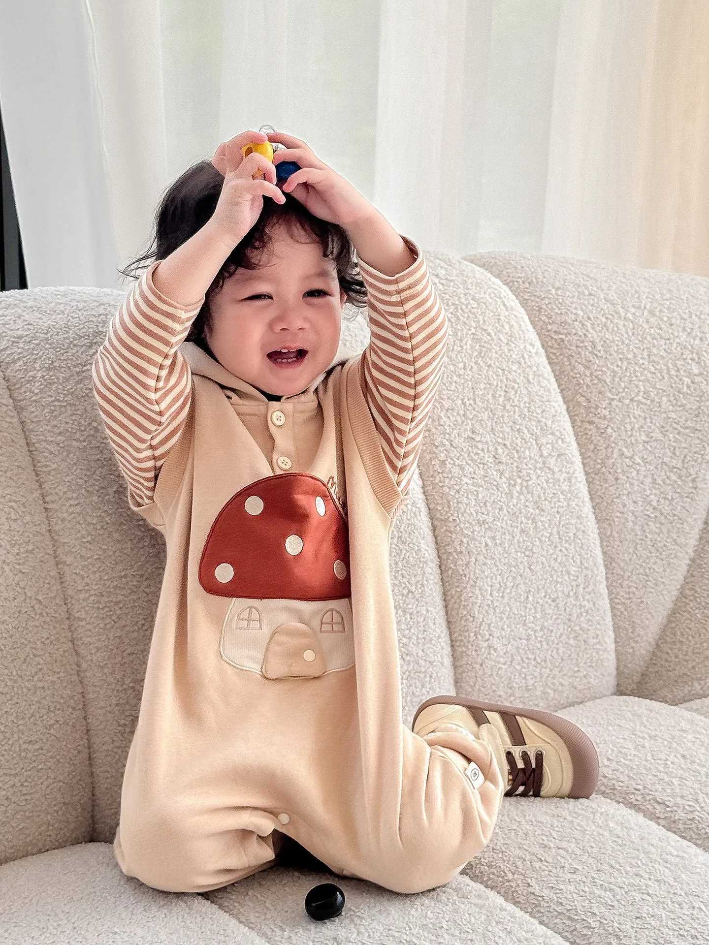 0-2Y Baby Hooded Retro Woodland Romper Fake Two-Piece Striped Mushroom Applique High Cotton Soft Autumn Toddler Jumpsuit Z250712