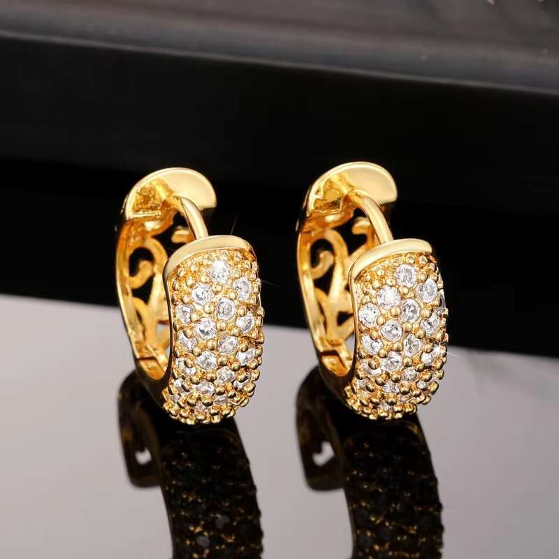 Fashion Hollow Pattern Temperament Cubic Zirconia Gold Plating Earrings Women Wedding Fashion Jewelry Hoop Stud Earrings