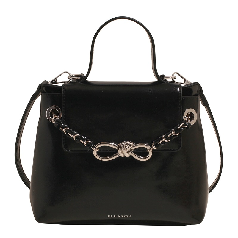 Hand carry fashion leisure large capacity armpit bag new fashion carry small square bag senior sense female bag 2025