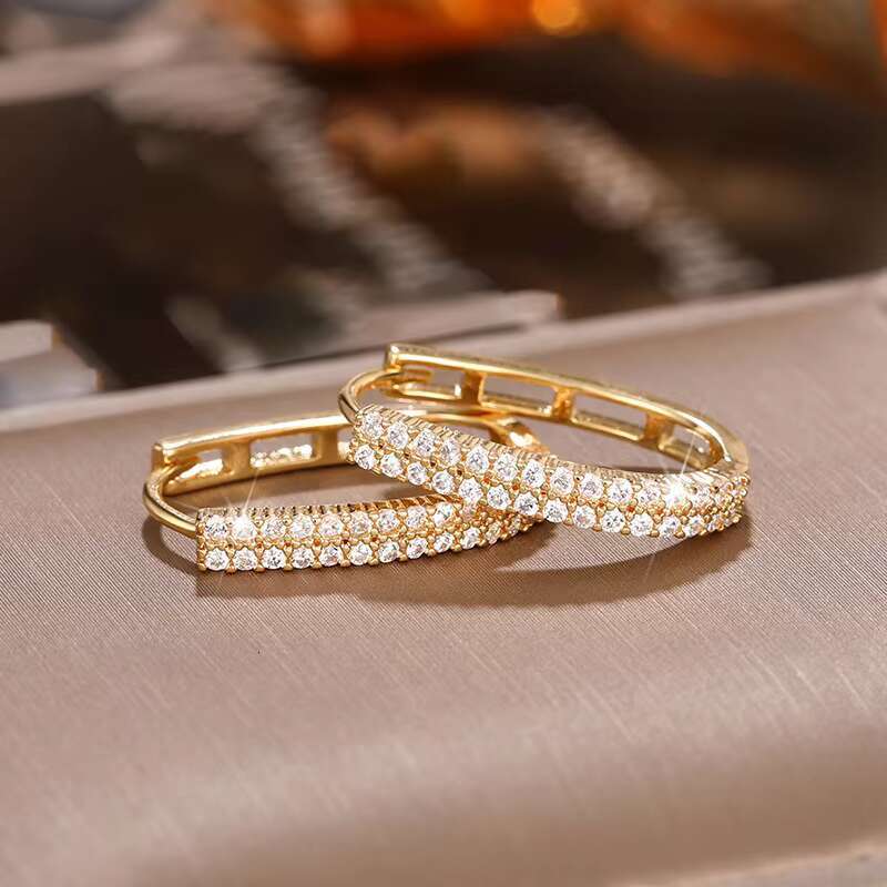 Luxury Full Paved CZ Hoop Earring for Women Simple Elegant Ladys Wedding Party Daily Wear Fashion Jewelry Hoop Earrings