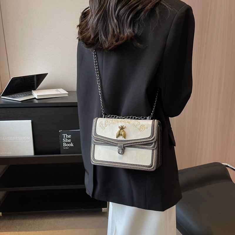 Luxury Brand Designer Bag Cross-Border Women's Bag 2023 New Korean Fashion Embroidered Lock Small Square Bag Versatile Shoulder Crossbody Chain B