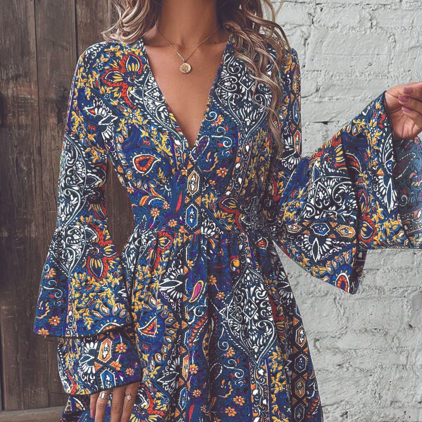 2025 Summer New Women's Skirt New Fashionable and Elegant Women's Printed V-neck Trumpet Sleeve Dress New Luxury Designer Women's Skirt