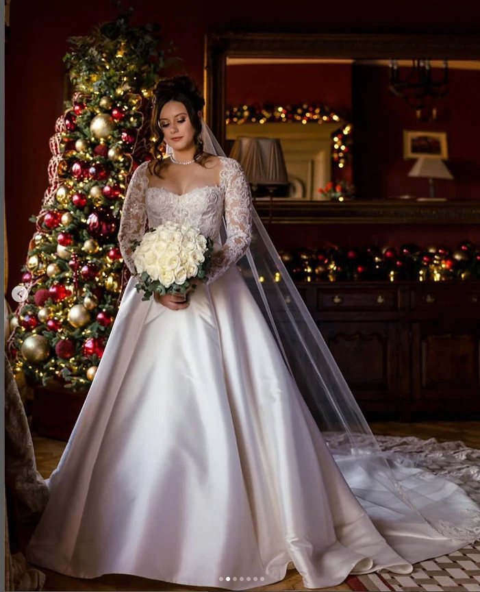 Princess A-Line Wedding Dresses Lace Long Sleeves Open Back Chapel Bridal Gowns Beaded White Satin Classic British Bride Dress Custom made
