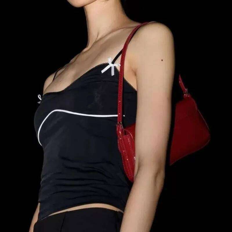 Classic French Stick Underarm 2025 New Product Fashionable And Simple Commuter Flip Back Retro Shoulder Bag