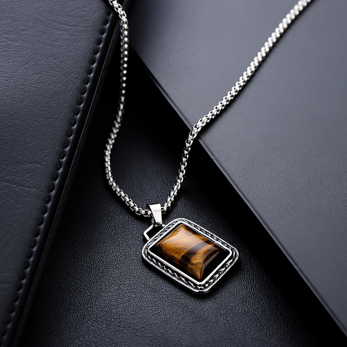 Luxury Jewelry Designer Jewelry Necklace For Men Amber Color Titanium Steel Non-fading High-end Feel Personality Light Luxury Style Design Accessory F