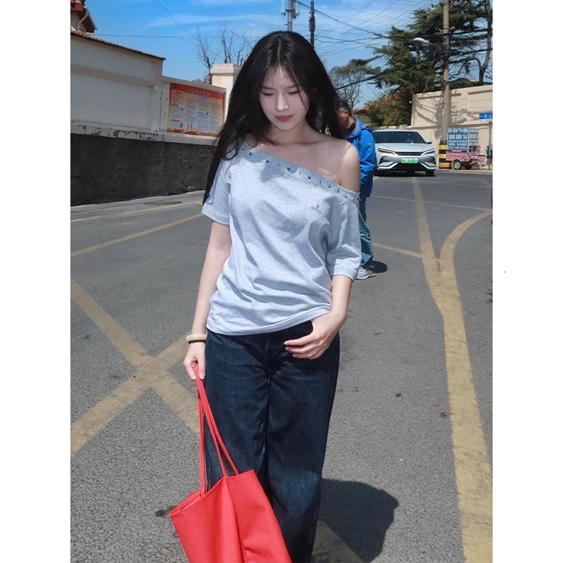 New Women's Top Pure Desire Style Asymmetric Collar Diamond Embroidery Short Sleeve Women's T-shirt Summer Sexy Loose Off Shoulder Top Desig