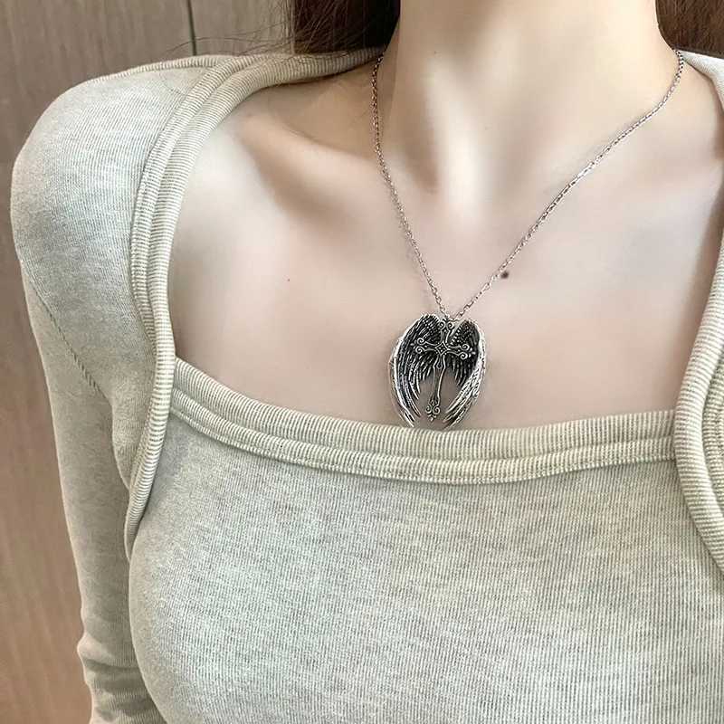 Vintage Silver Angel Wings Cross Pendant Necklace for Men Wen Guardian Angel T Shirt Sweater Necklace Jewelry Accessories Gift W250712