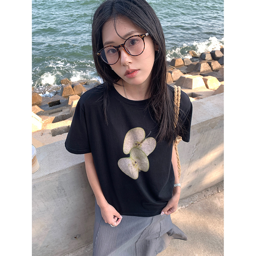 New Women's Top Yellow Zheng Korean Summer Fun Personality Short Sleeve T-shirt with Simple Apple Print Pattern and Off Shoulder Design shirt