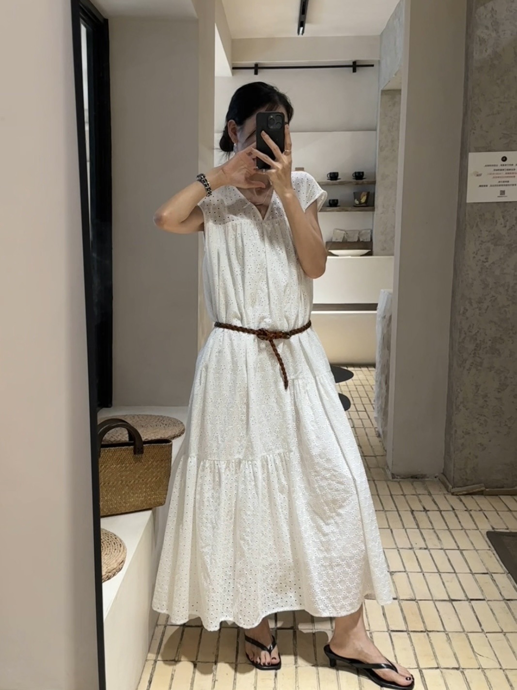 XR310 Irregular niche design hook flower hollow V-neck dress