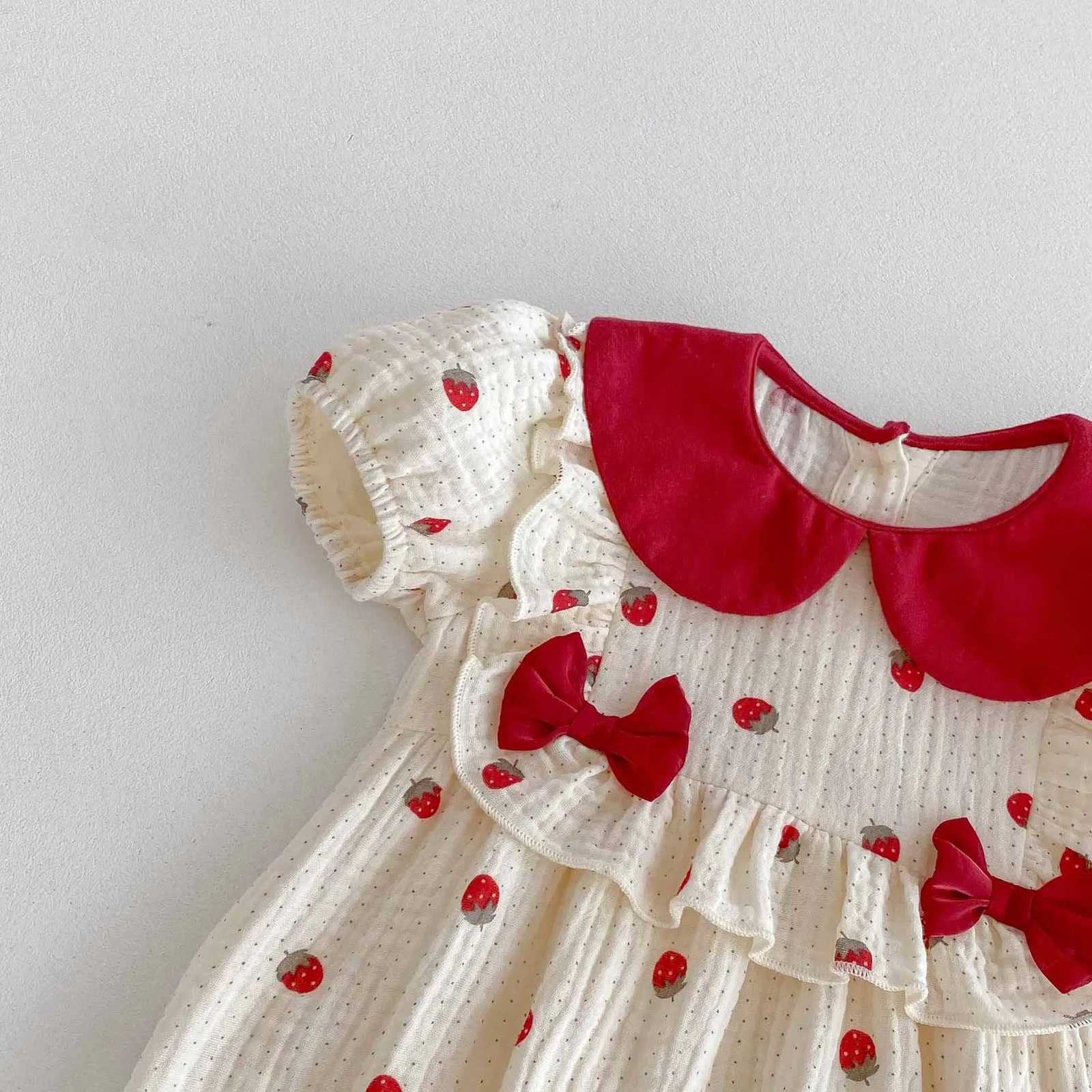 Summer Baby Girls Clothes Full Of Strawberry Print Baby Bodysuit Infant One Piece Baby Birthday Clothes Z250712