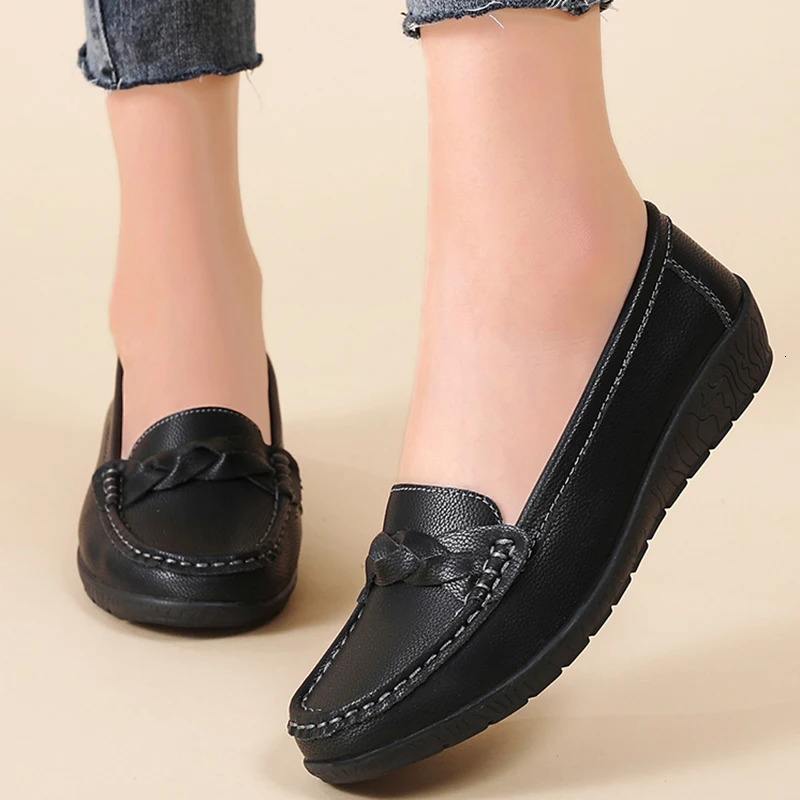 Women Flats Wedge Leather Fashion Comfortable Shoes Women Slip On Nurse Shoes Moccasins Outdoor Plus Size Tenis Feminino 250707