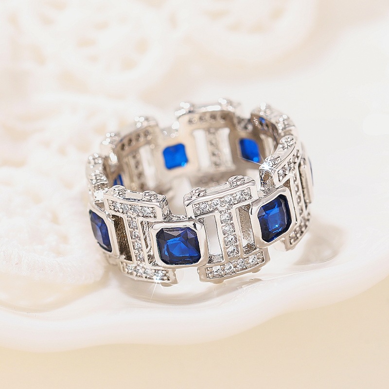 2025 Choucong Ins Top Sell Sparkling Vintage Jewelry 18K White Gold Fill Princess Cut Blue Sapphire CZ Diamond Promise Party Women Bridal Ring Gift