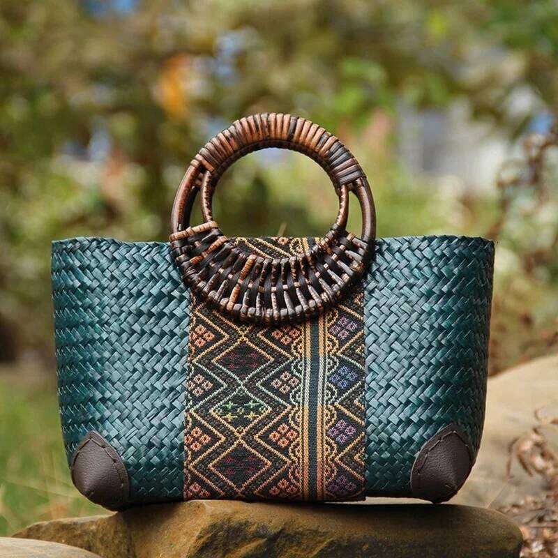 New style female Thailand rattan straw woven leisure vacation handbag small bag