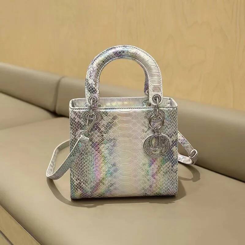 2025 New Fashionable Free Shipping Crocodile Snake Pattern Soft And Fashionable Beach Foreskin Leather Handbag Women's Designer Small Wedding Cro