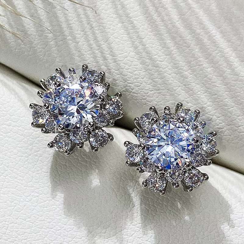Creative Flowers Shaped Fashion Wedding Earrings Women Circle Cubic Zirconia Silver Plated Women Wedding CZ Stud Earrings