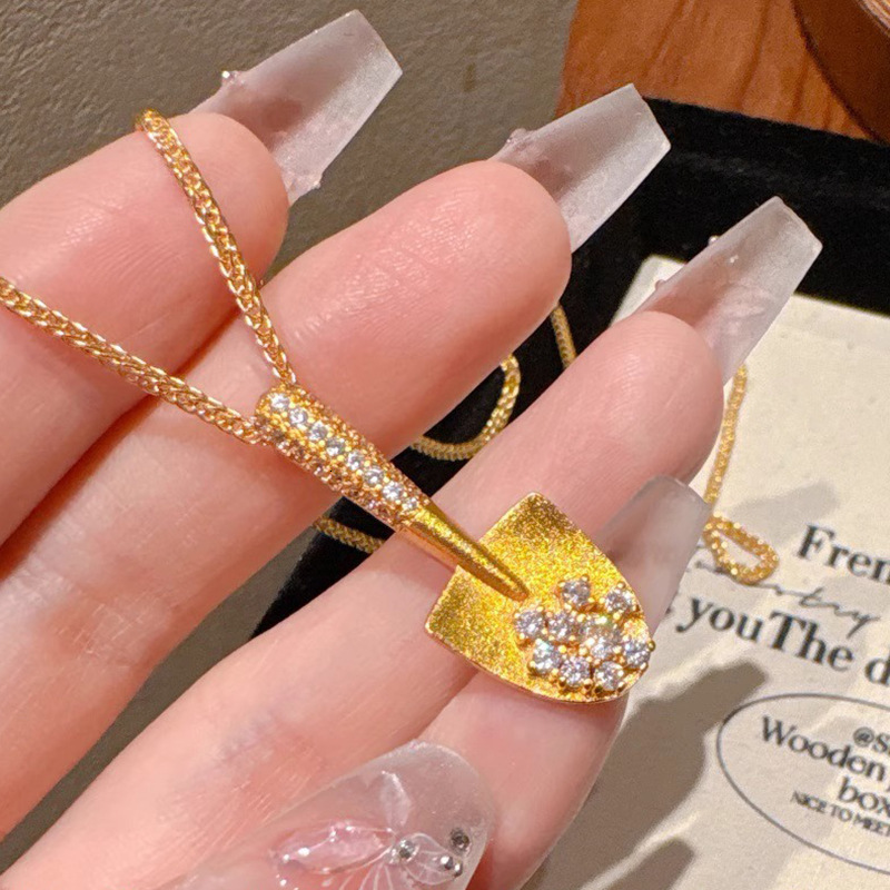 Luxury Jewelry Designer Jewelry Gold Spade Necklace Light Luxury Gold High-end Design Pendant Niche Fashion Commuting Versatile Collarbone Chain Whole