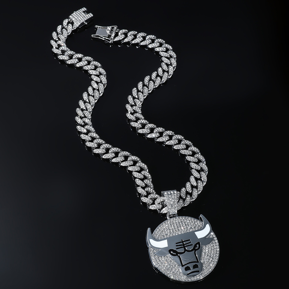 Luxury Jewelry Designer Jewelry Hip-hop Style Full Diamond Bull Head Pendant Zinc Alloy Large Buckle Necklace Men's Street Dance Trend Necklace A