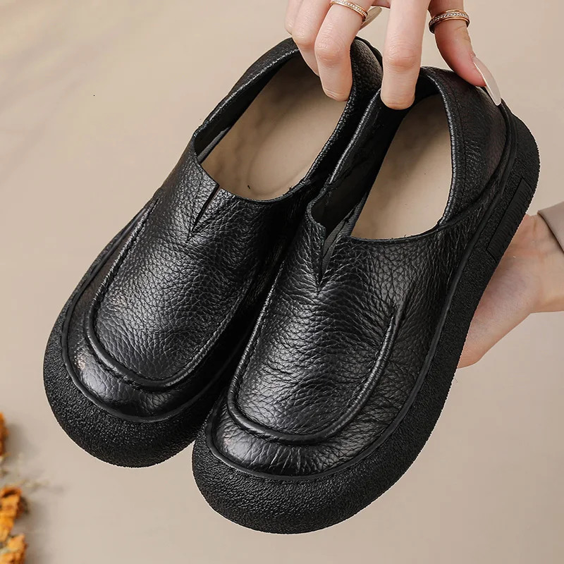 V cut cowhide leather flats ladies concise slip on shoes womens orthopedic loafers mother soft driving moccasin woman flats 250707