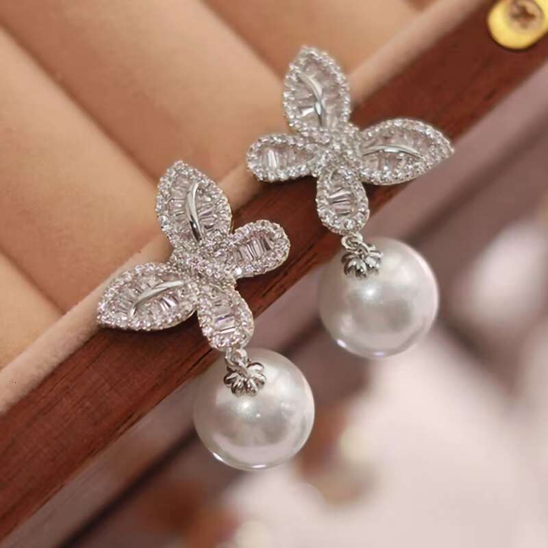 Custom High Quality Butterfly Design Sparkling Zircon Pearl Earrings Women Wedding Silver/Gold Plated CZ Pendant Earrings