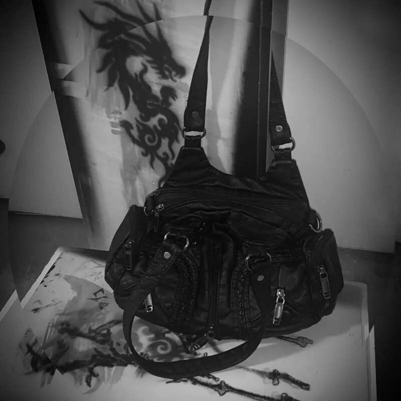 Black Y2k Women Shoulder Vintage Punk Goth Fashion Designer Pu Leather Tote Bag Large Capacity Rivet Motorcycle Handbag