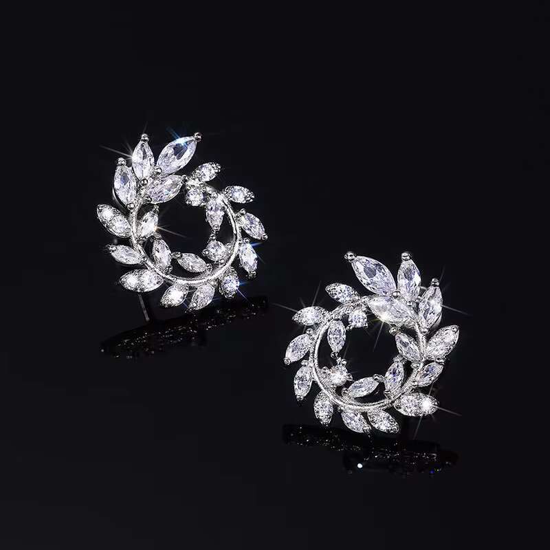 Hot-Sale Fashion Leaf Design Earring for Women White Cubic Zircon Luxury Wedding Engagement Fashion Jewelry Stud Earrings