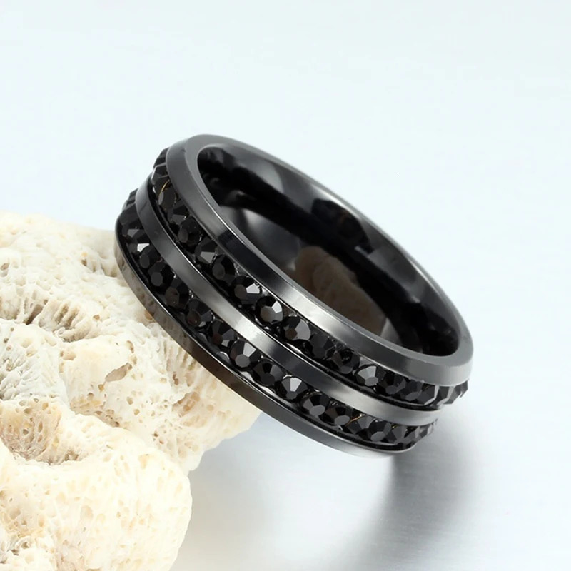 Fashion MenWomen Black Ring Simple Stainless Steel Zircon Men Romantic s Heart Women Set Engagement Gift 250704