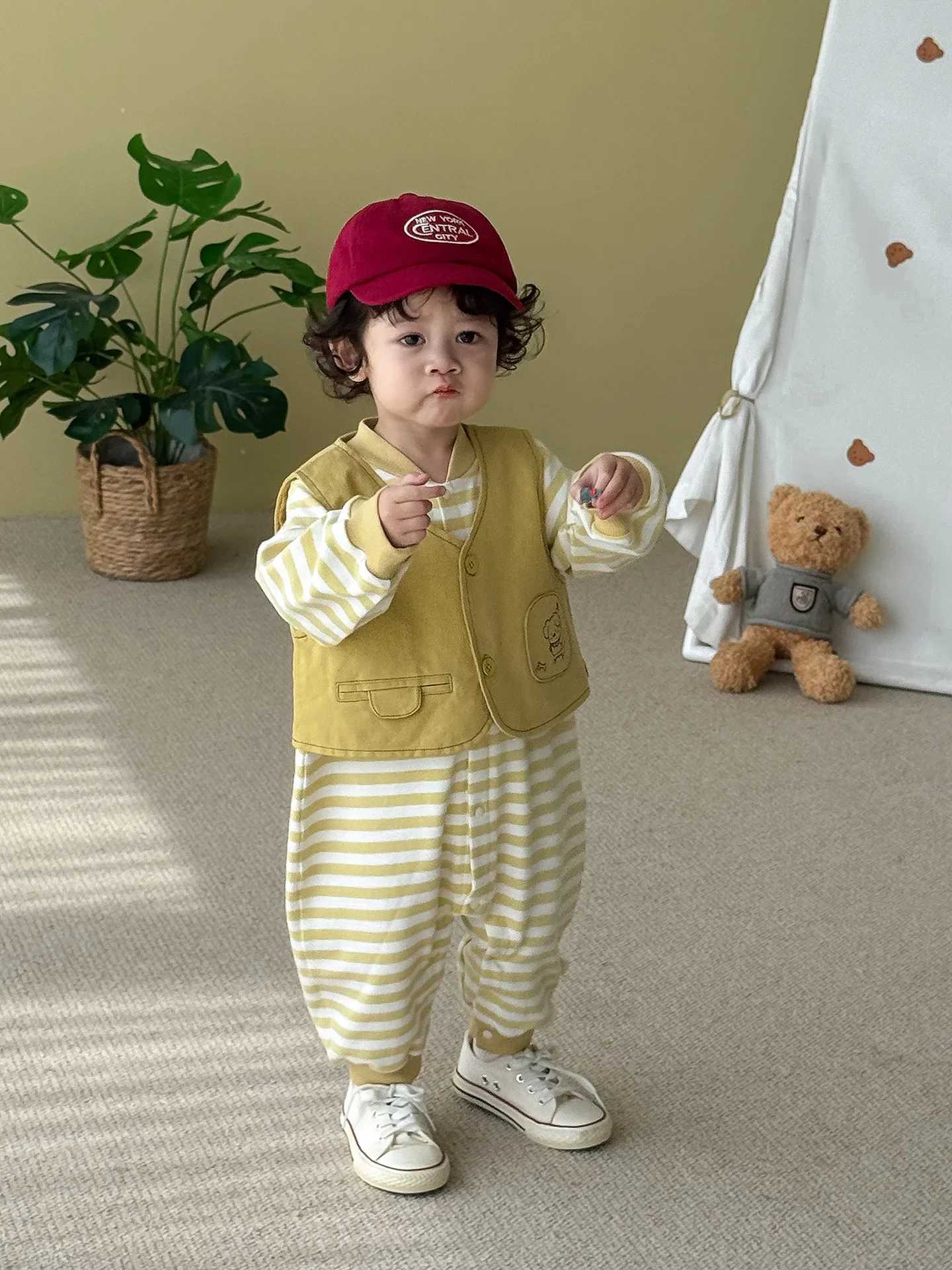 2025 Autumn Cotton Spandex Soft Breathable Baby Clothes Set Korean STYle Vest Striped Romper 2-Piece Outfit Z250712