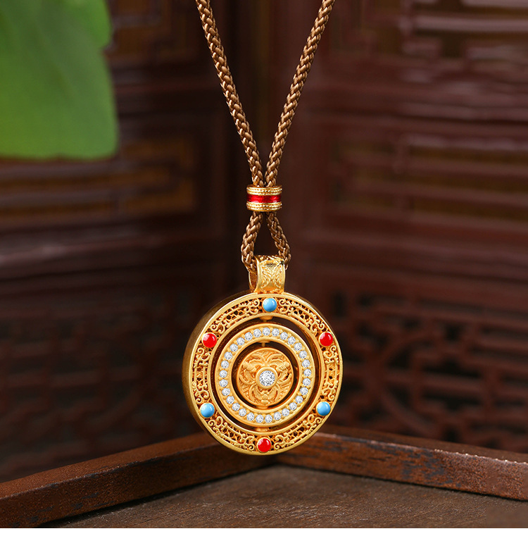 Luxury Jewelry Designer Jewelry Tiktok Hot-selling Wei Xue Same Style Gold-plated Ancient Inlaid Red Green Fortune In Front Of Eyes Rotatable Round Pe
