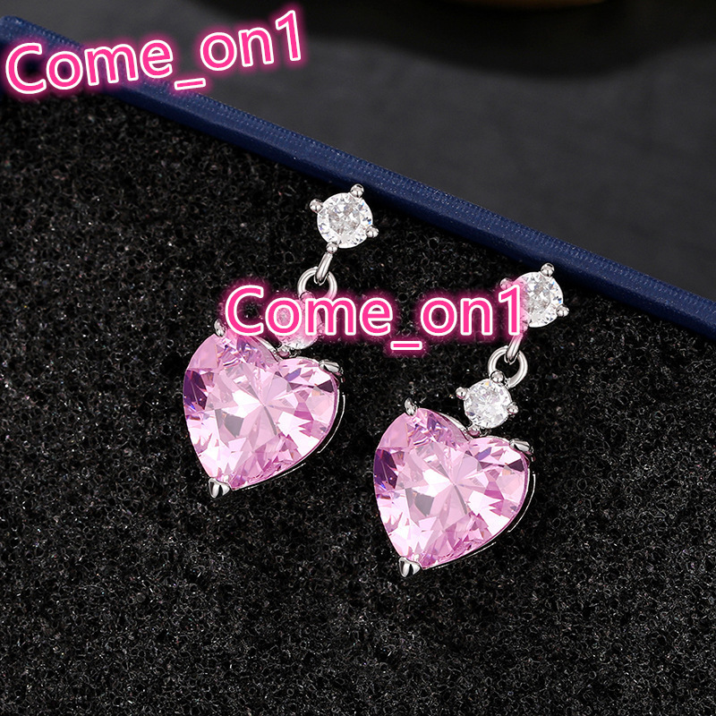 Luxury Sparkling Heart Shaped Crystal Earrings for Fashion Party Sweet Style Silver Plated Pendant Earrings for Women