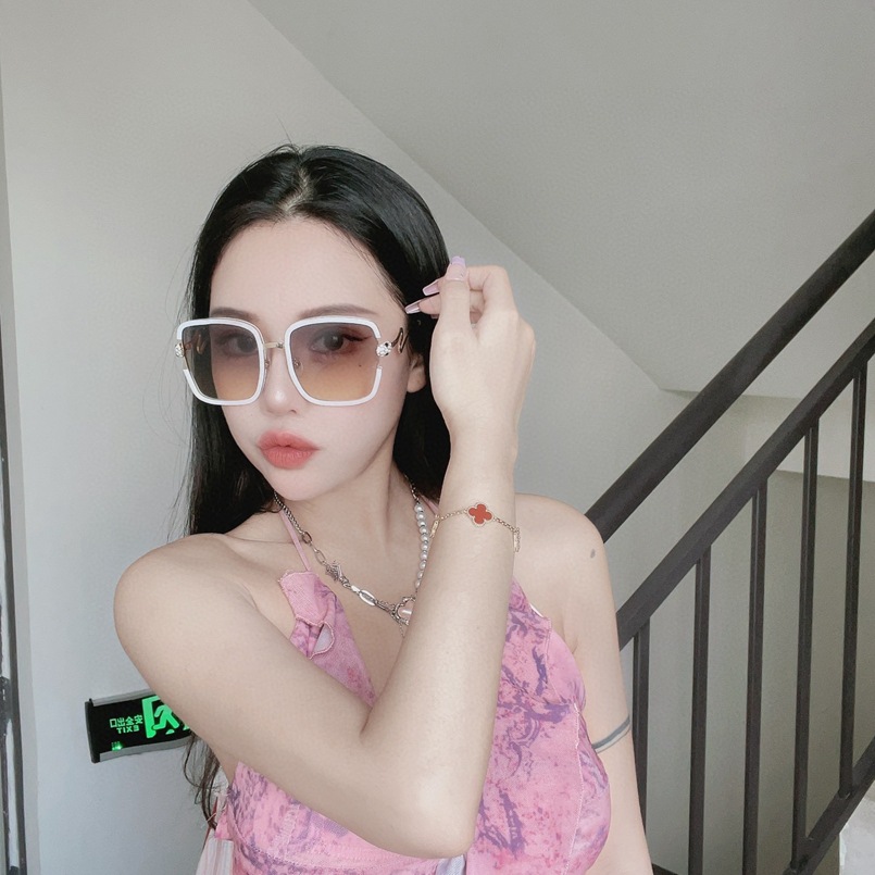 Designer Sunglasses For Women Men Big Frame Sunglasses Luxury Polarized Lens Goggle Pilot PC Frame Oversized UV400 Eyewear Luxury Style Sunglasses DU0