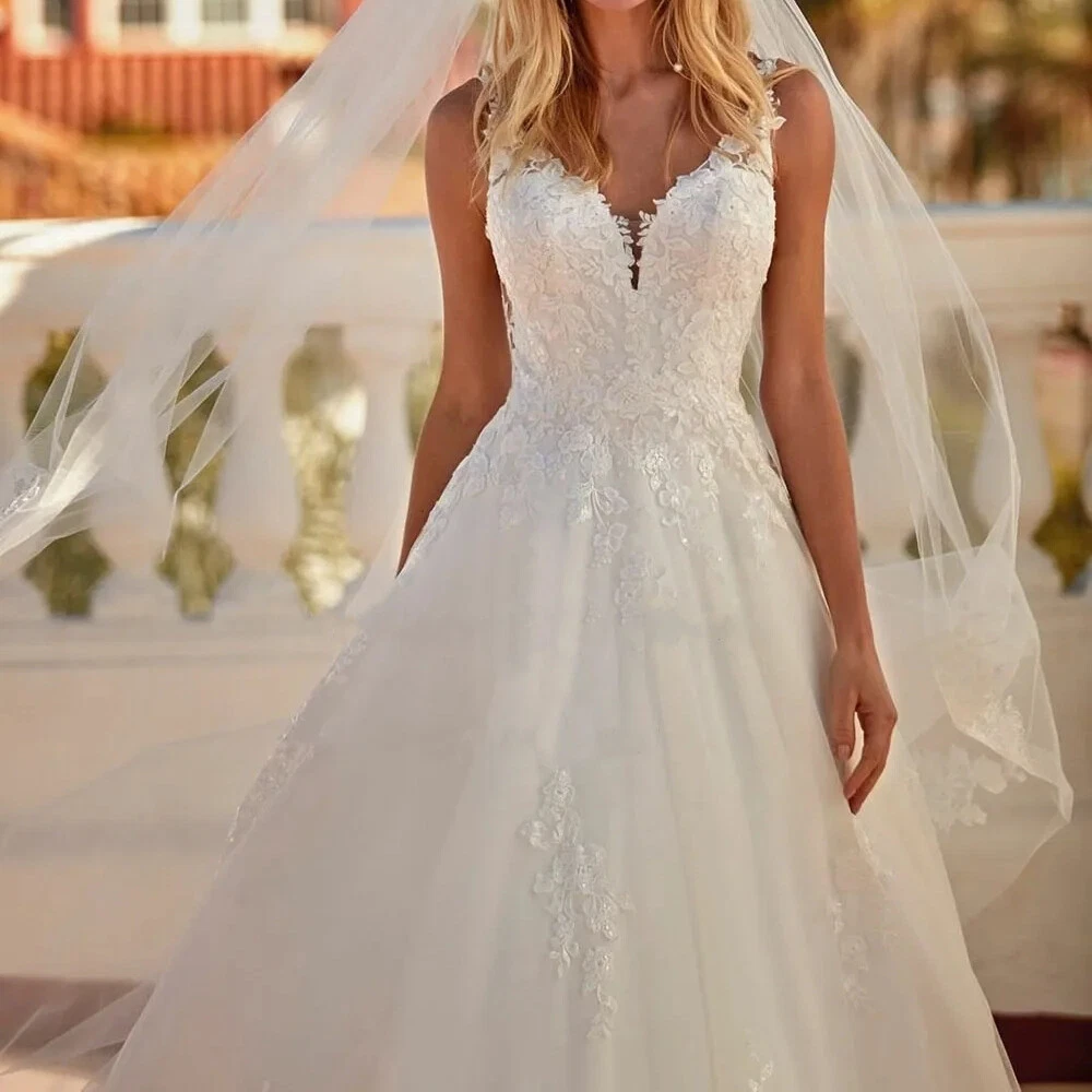 Boho A-Line Wedding Dresses Lace Appliques V-Neck Long Tulle Bridal Gowns Ivory Beach Bride Dress Customized