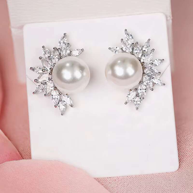 Wholesale Exquisite Womens Silver Plated Pearl Earrings Wedding Engagement Party Cubic Zirconia Stud Earrings for Women