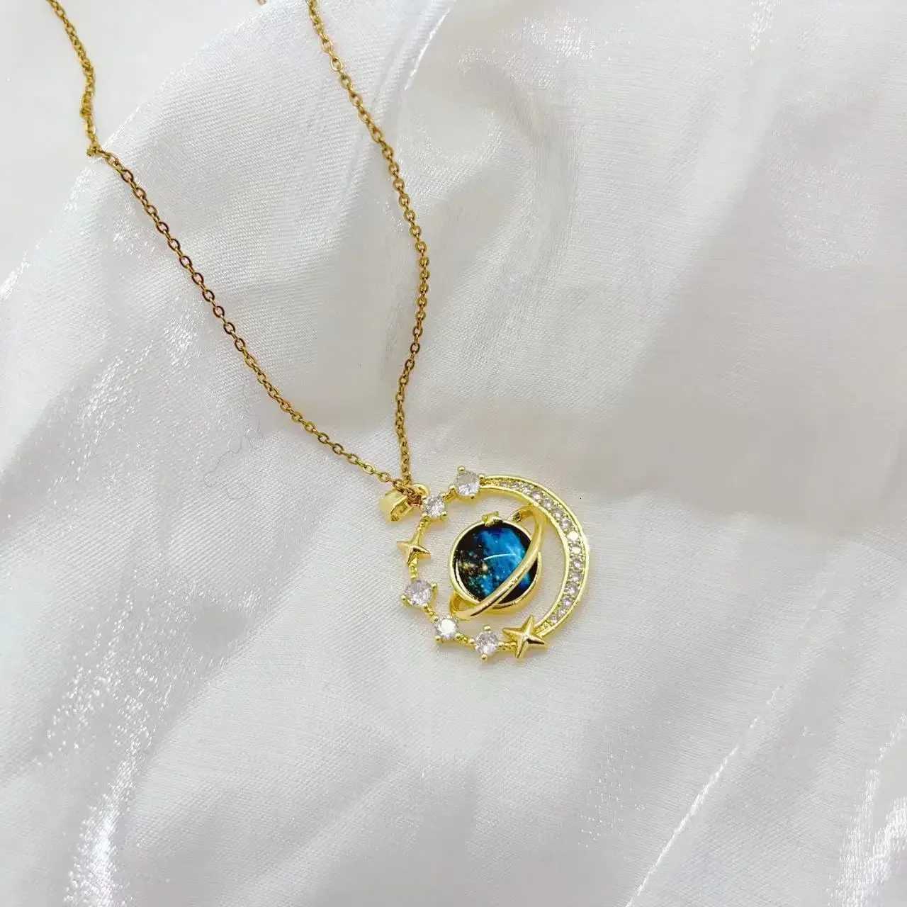 Necklaces for Women Delicate and Beautiful Starry Pendant Necklace with Micro-Inlaid Zirconium Luxury Pendants Pendant W250712