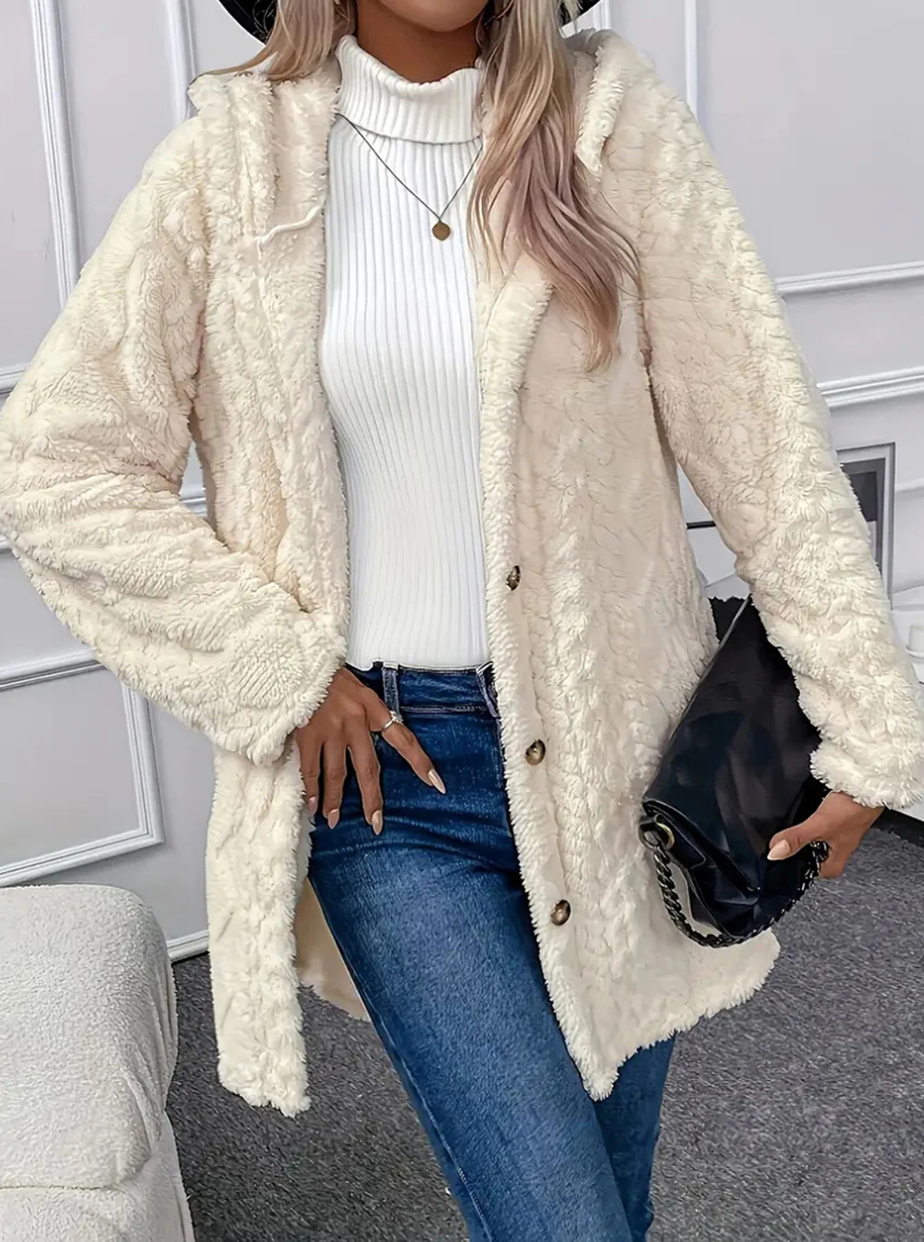 Autumn and Winter Fashionable Casual Solid Color Plush Thickened Decorative Button Womens Jacket 250708
