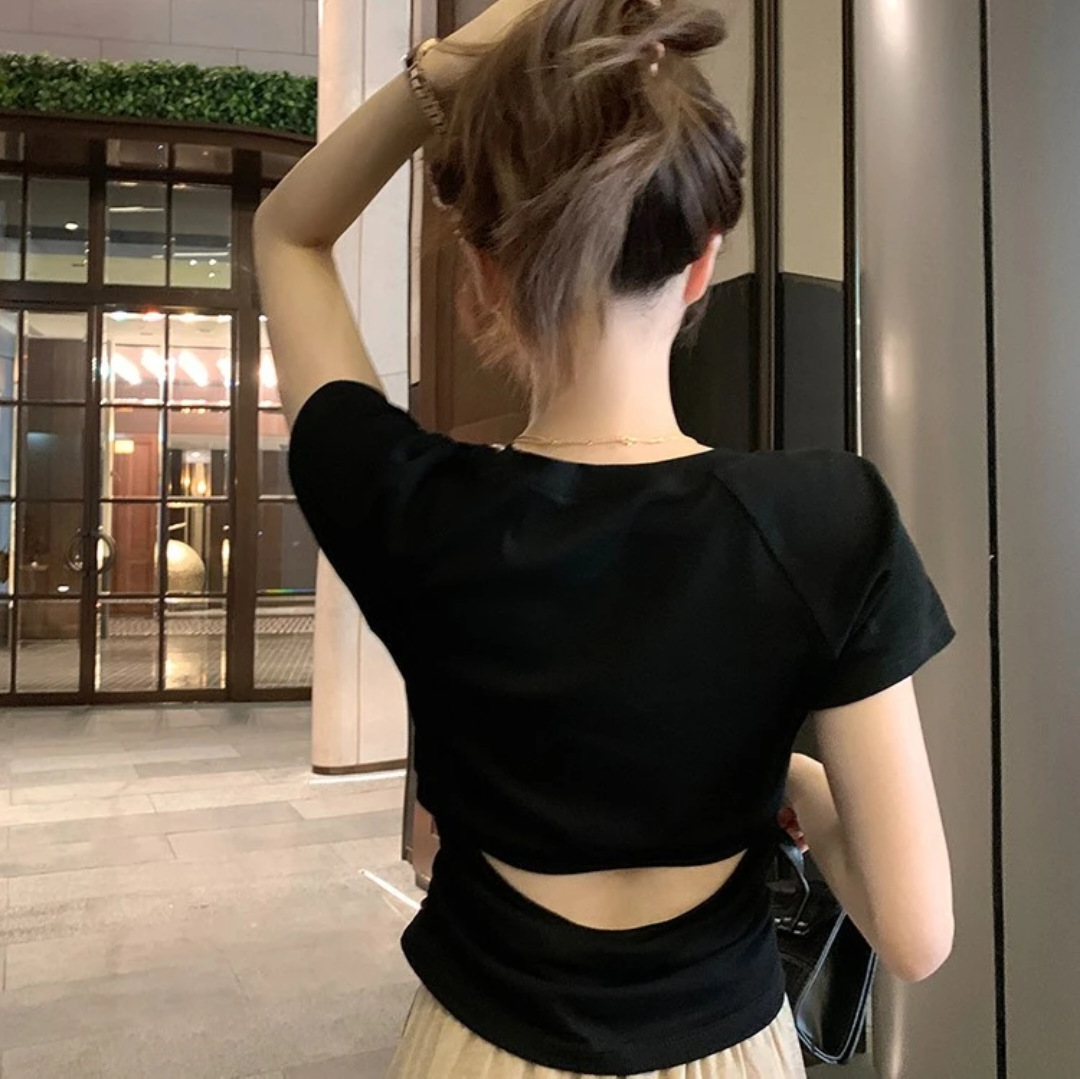 New women's top with hollowed out back and exposed waist short sleeved women's T-shirt design, slim fit shoulder round neck women's top