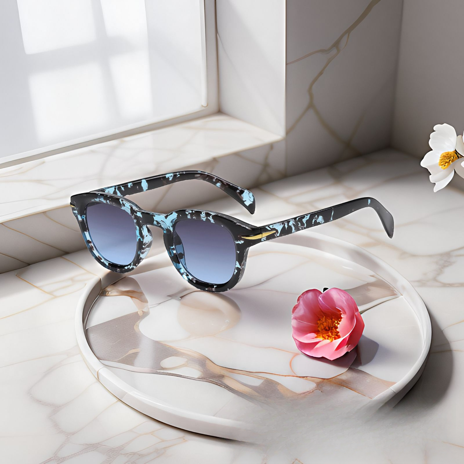 The Designer's Luxurious Glasses With Fashionable Square Frames Are Suitable For Both Men And Women. They Are Classic And Retro Glasses With A Fa