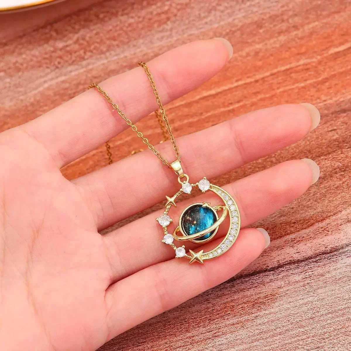 Necklaces for Women Delicate and Beautiful Starry Pendant Necklace with Micro-Inlaid Zirconium Luxury Pendants Pendant W250712