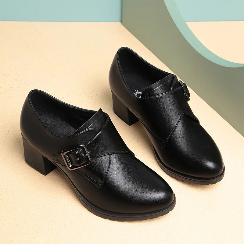 Spring Autumn Mid Aged and Elderly Mothers Shoes Soft Leather Soft Sole Fashion Comfort Women Wedge Heels Shoes 250707