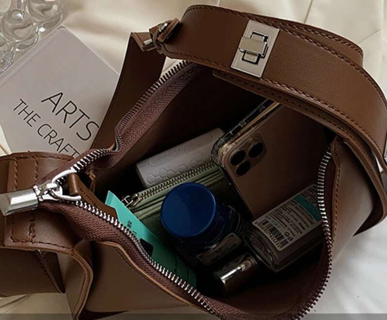 Designer Bags luxury bag Yogodlns Vintage Half-Moon Shoulder For Women Soft Leather Underarm New Crossbody Handbag Brands Armpit Bag