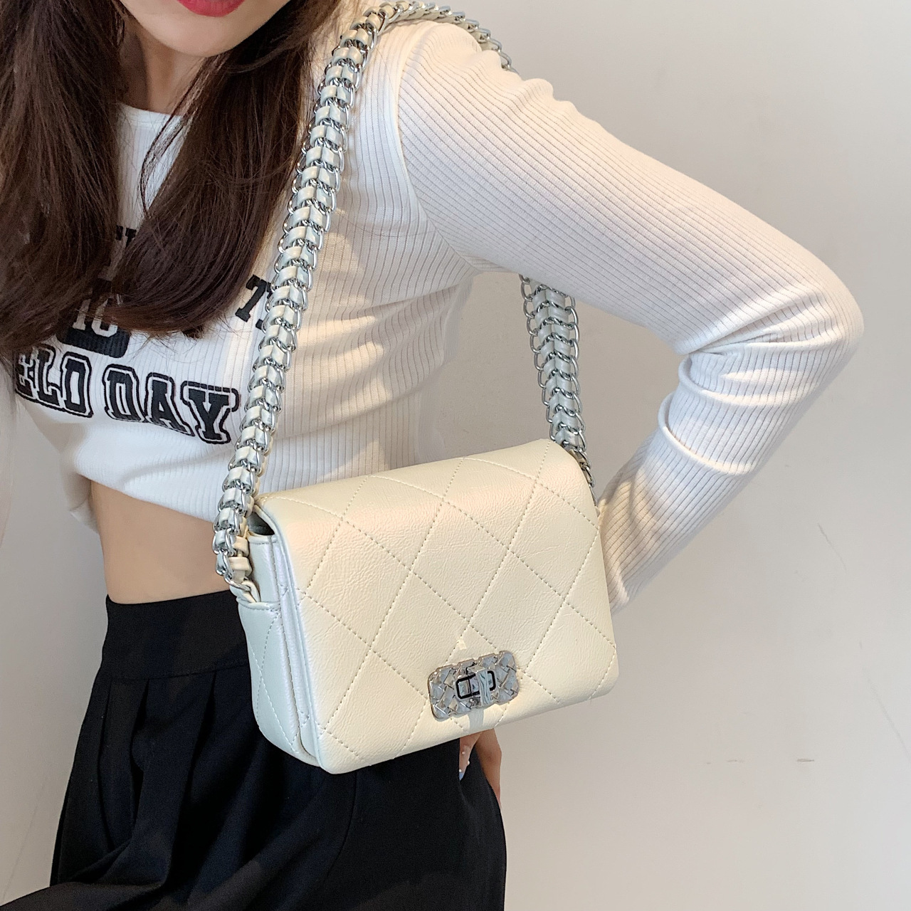 Free Shipping Designer Bag Trendy Bags For Women 2025 New Niche Silver Luxury Bag Underarm Bag High-quality Texture Single Shoulder Crossbody Bag Quil