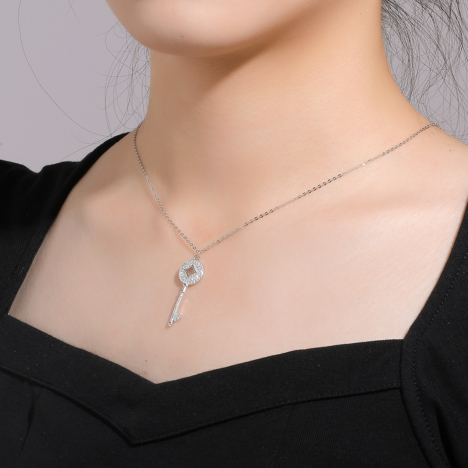 Luxury Jewelry Designer Jewelry 925 Silver Heart Key Necklace For Women, Light Luxury Niche Key Pendant, High-end Simple Zirconia Clavicle Chain
