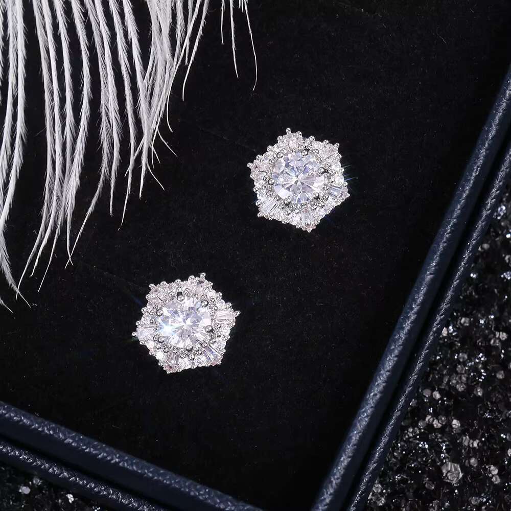 Dainty Party Gifts Zircon Flower Earrings Full Filled Diamonds Cubic Zirconia Snowflake Silver Stud Earrings Women Lovely