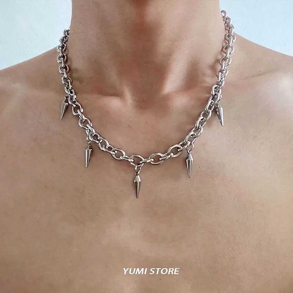 Hip Hop Rivet Necklace for Men and Women Titanium Steel Cone Pendant Sweater Chain Choker Jewelry Punk Male Cool Accessories W250712