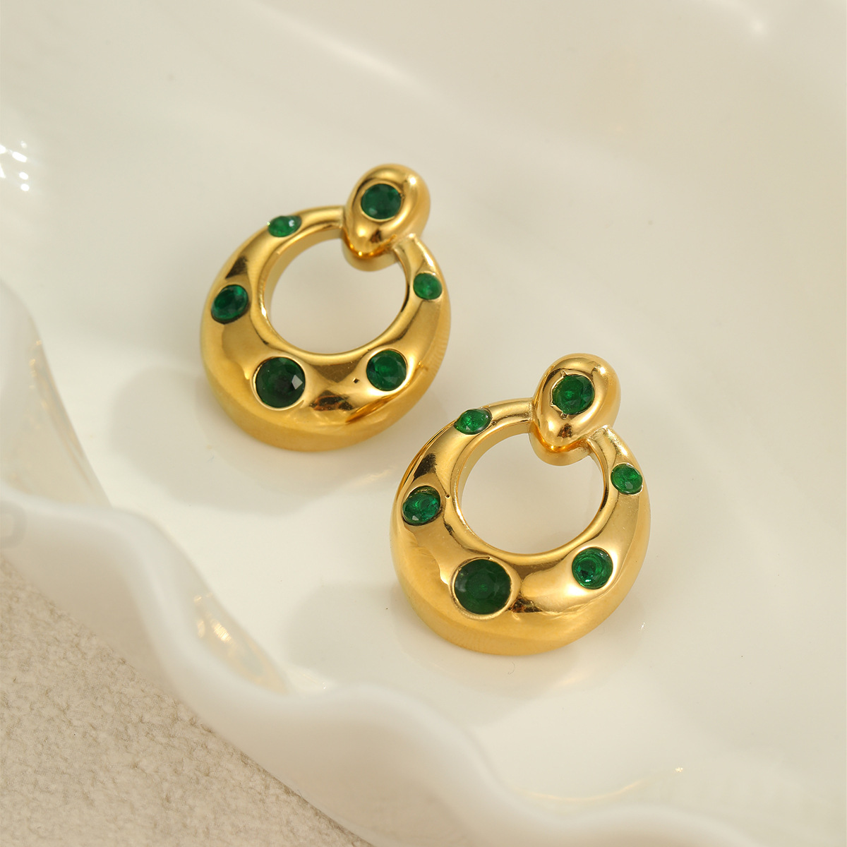 European and American Retro inspired Stainless Steel Earrings Inlaid with Cubic Zirconia Creative and High end Ear Jewelry