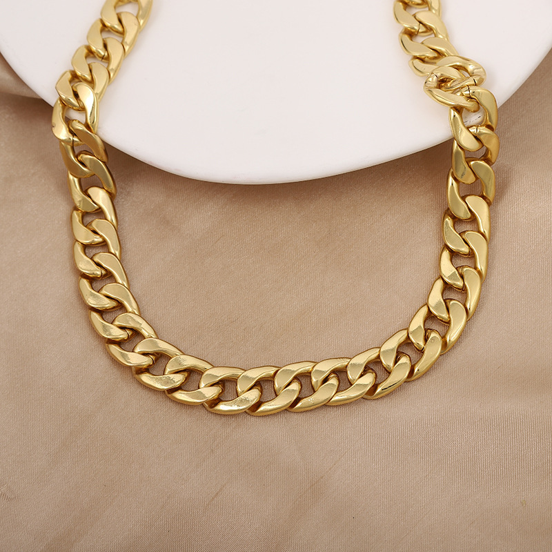 Luxury Jewelry Designer Jewelry European And American Hip Hop Gold Glossy Metal Simple Nightclub Trendy Hip Hop Unisex Gold Necklace Direct From Manuf