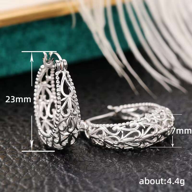 Factory Wholesale Vintage Hollow Flower Pattern Design Silver Plated Earrings for Hip Hop Party Hoop Earrings Women Men
