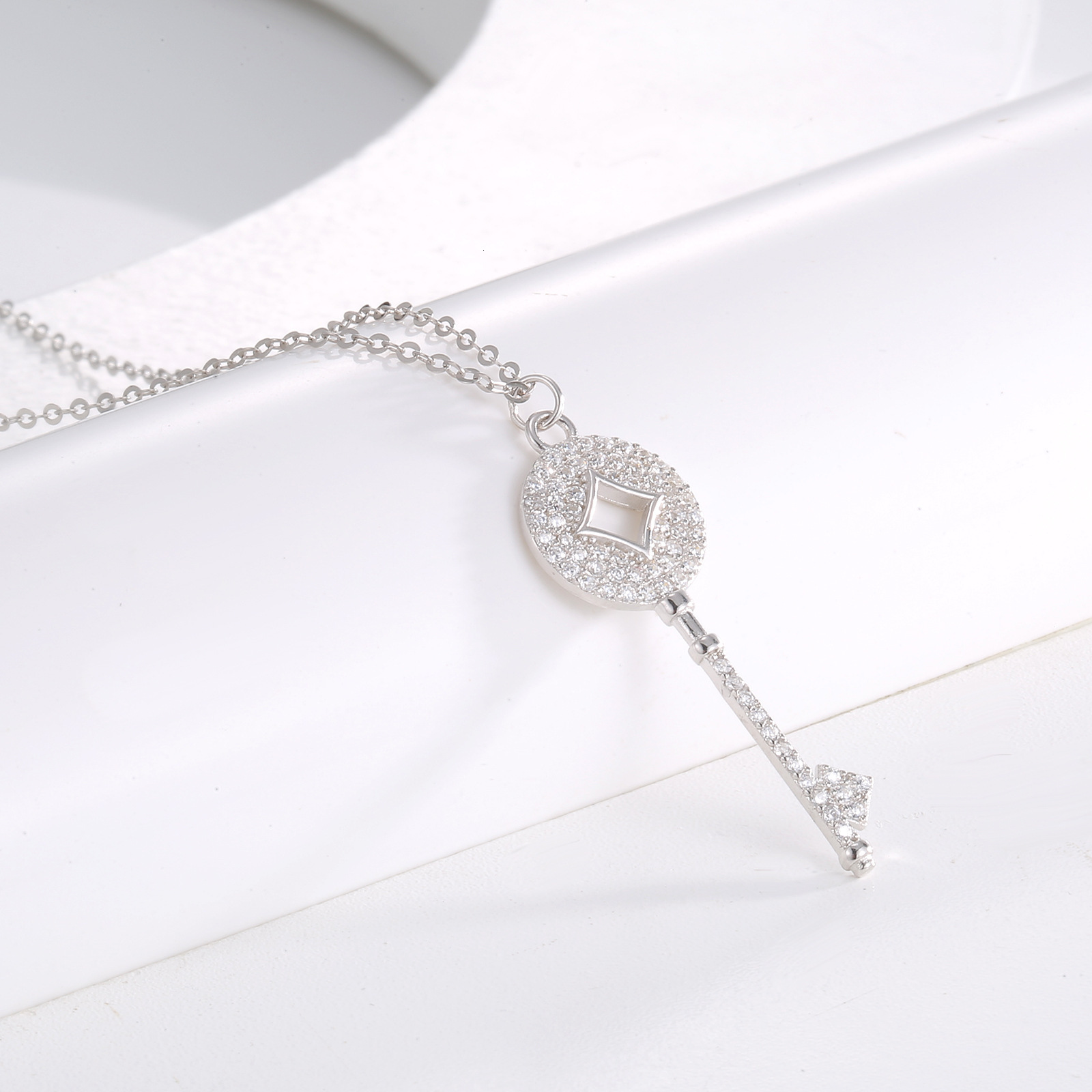 Luxury Jewelry Designer Jewelry 925 Silver Heart Key Necklace For Women, Light Luxury Niche Key Pendant, High-end Simple Zirconia Clavicle Chain