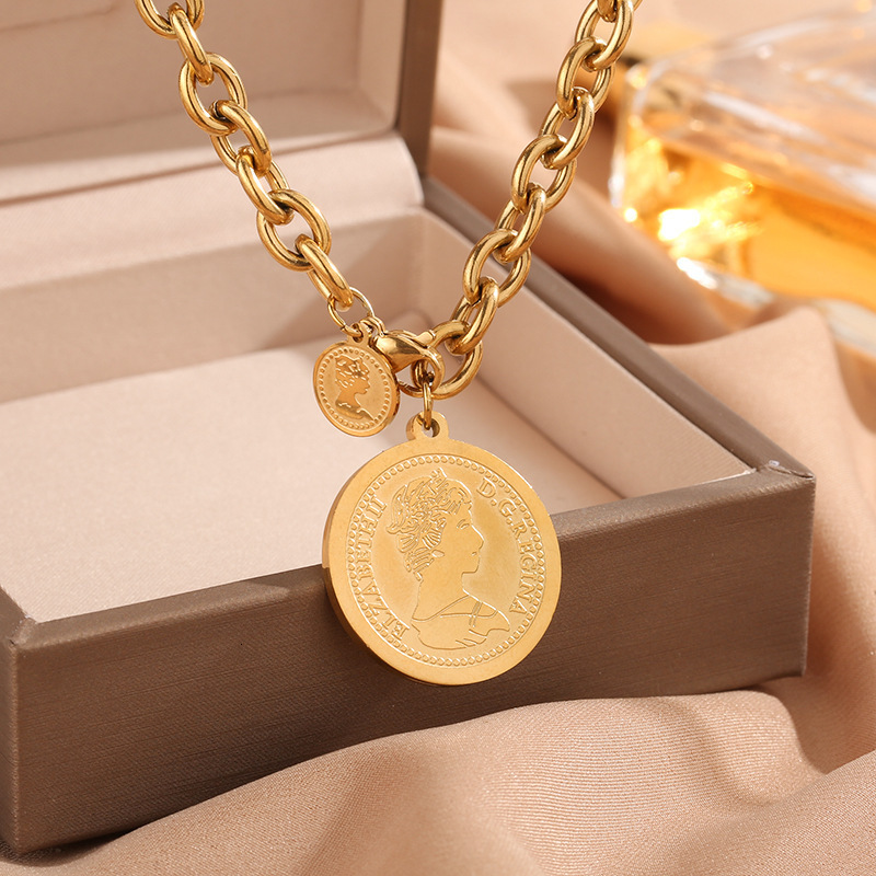 Luxury Jewelry Designer Jewelry European And American Fashion Personality Retro Portrait Round Plate Titanium Steel Pendant Elegant Minimalist Necklac